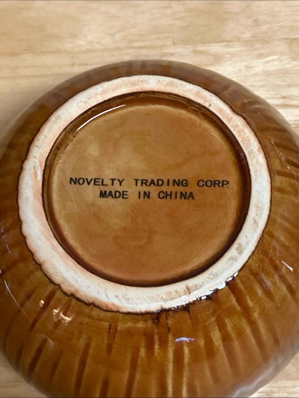 Ceramic Acorn Canister with Oak Leaf Lid - Picture 6 of 11